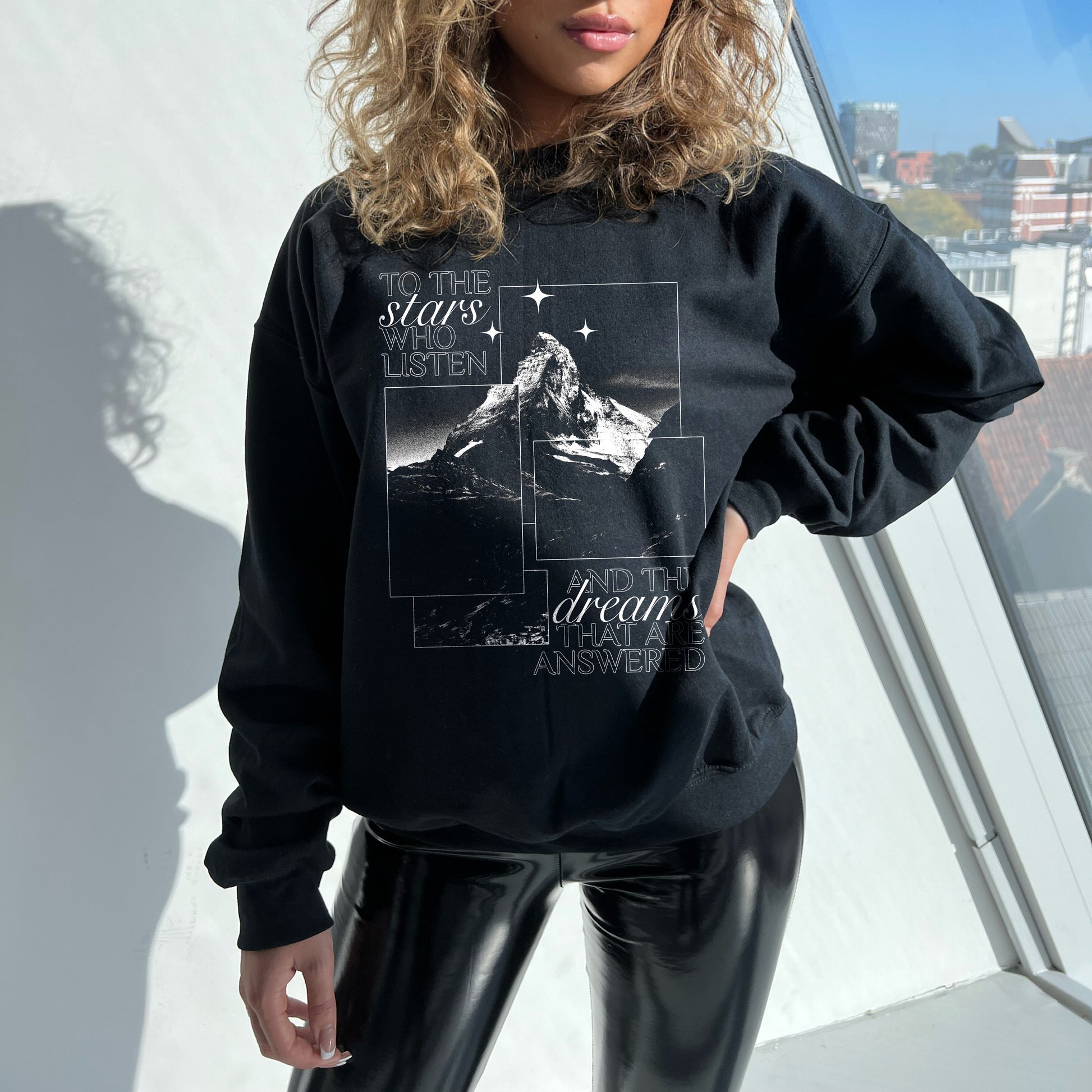 To the Stars Who Listen Crewneck – wildeshadows